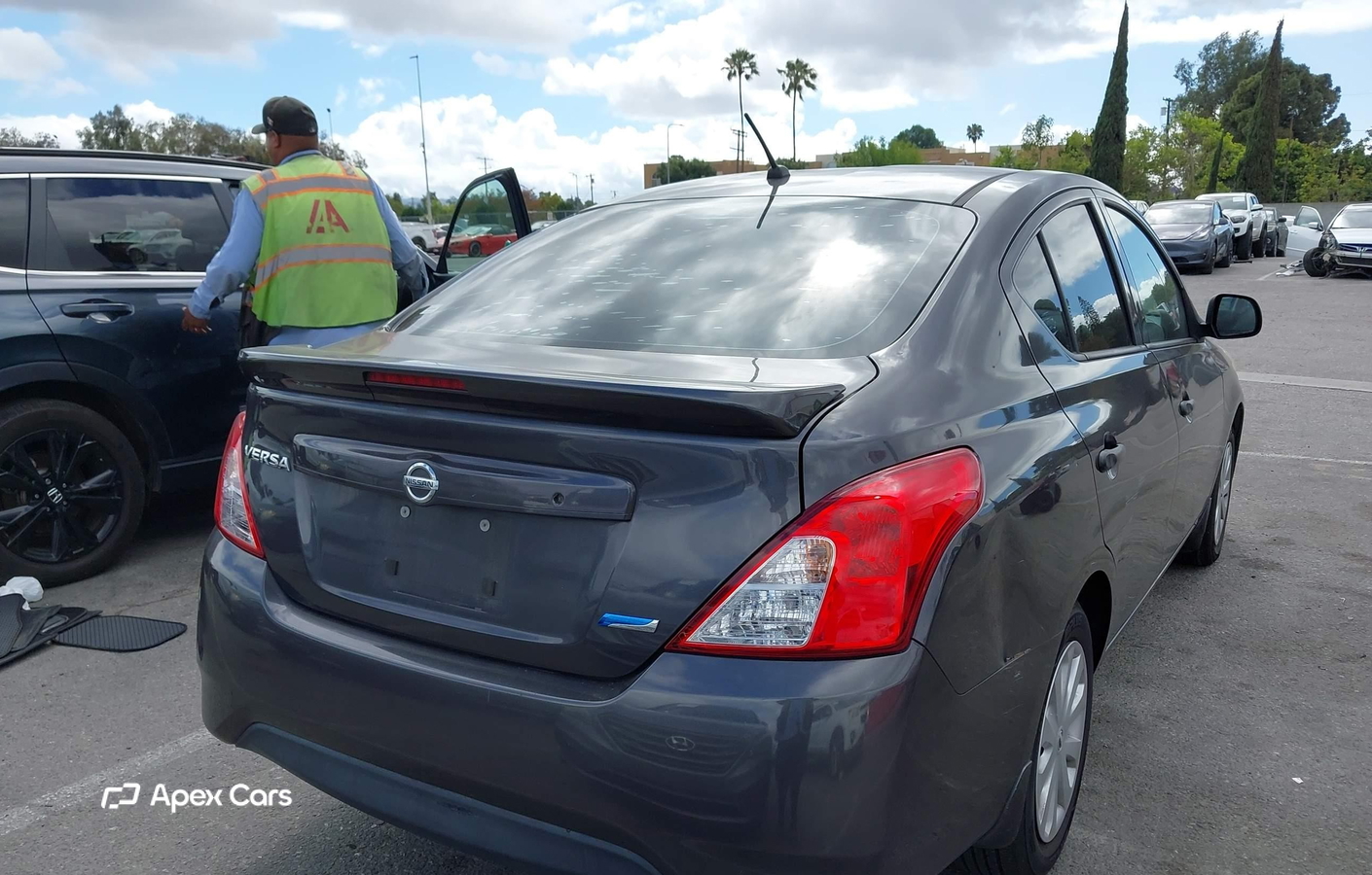 Nissan Versa 2015