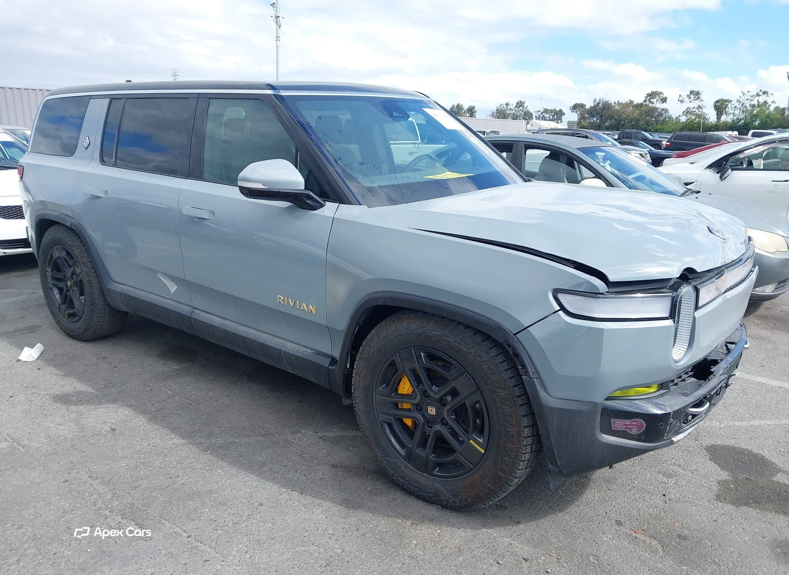 Rivian R1S 2023