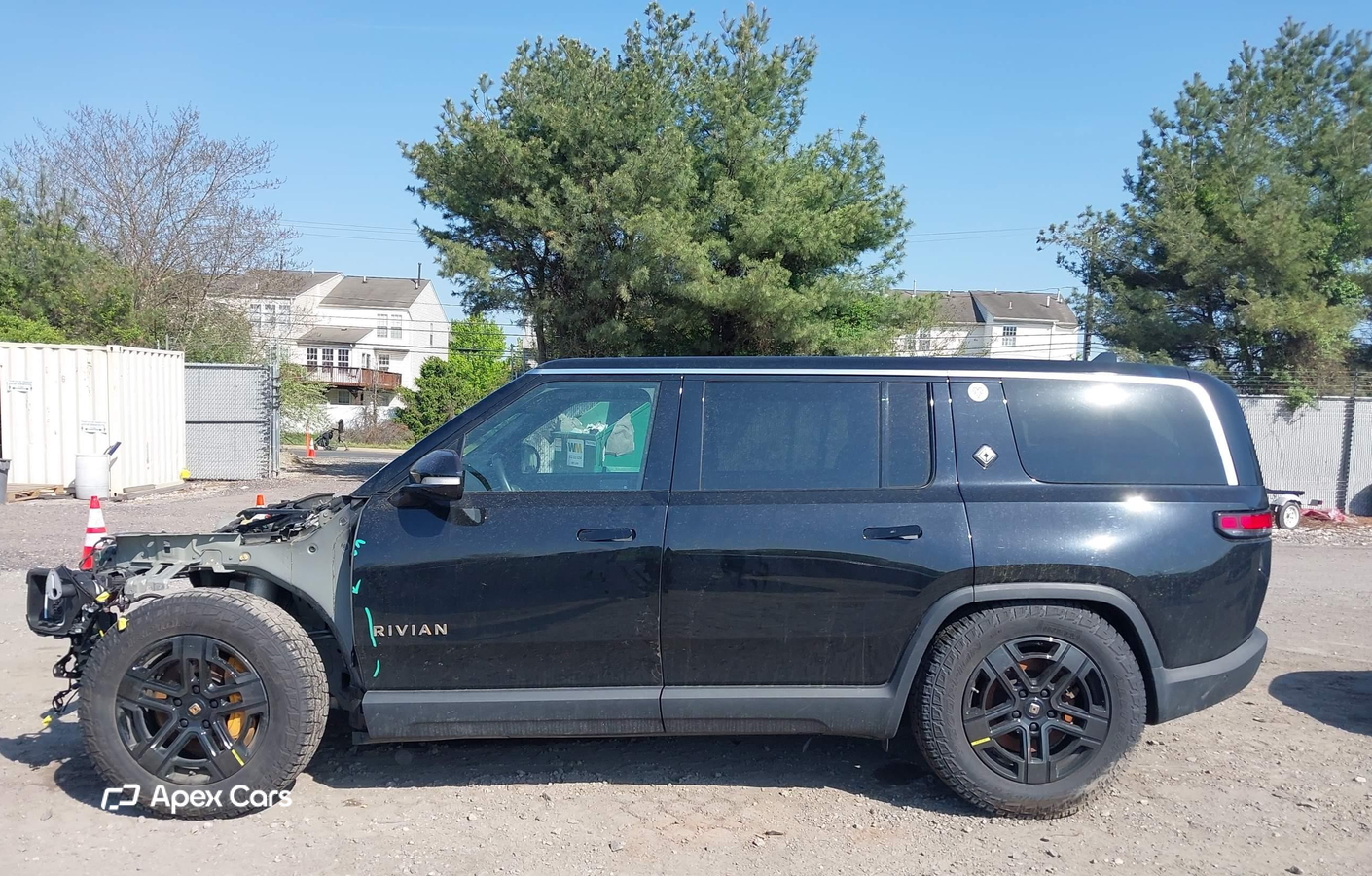 Rivian R1S 2022