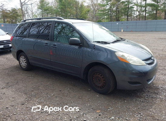 Toyota Sienna 2009 - Image 1 of 11