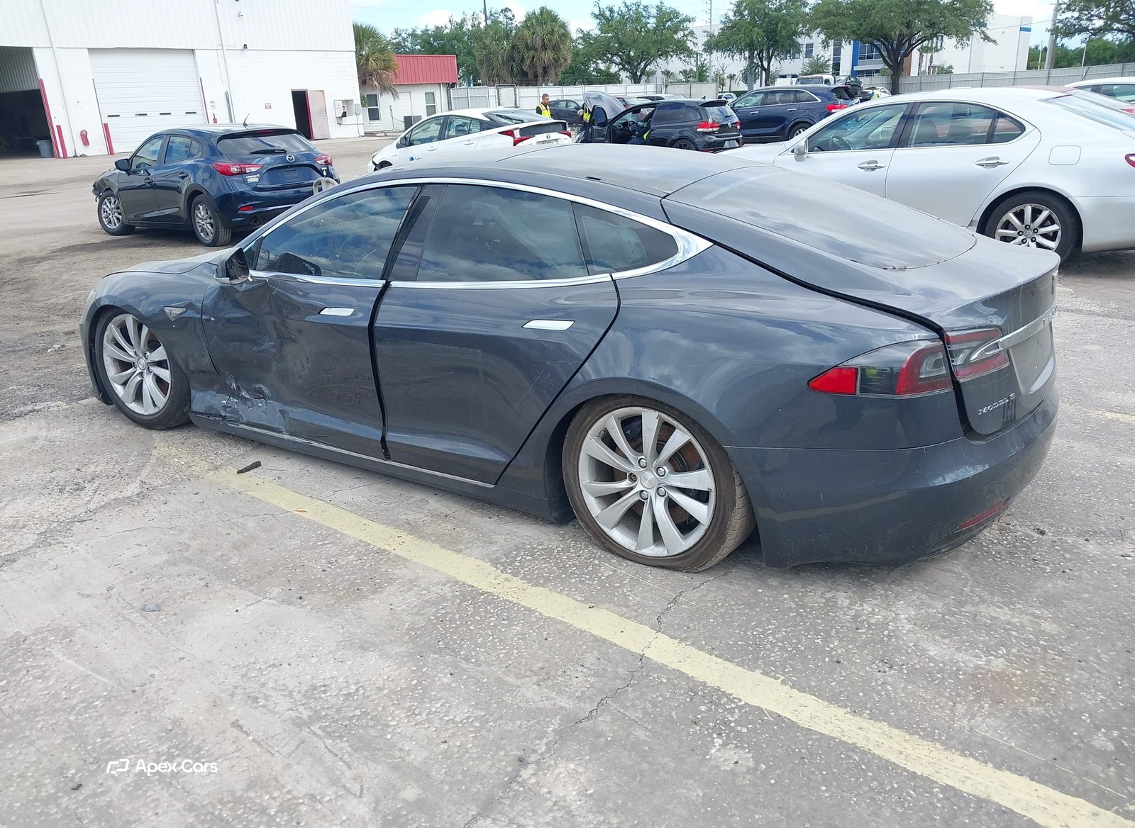 Tesla Model S 2016