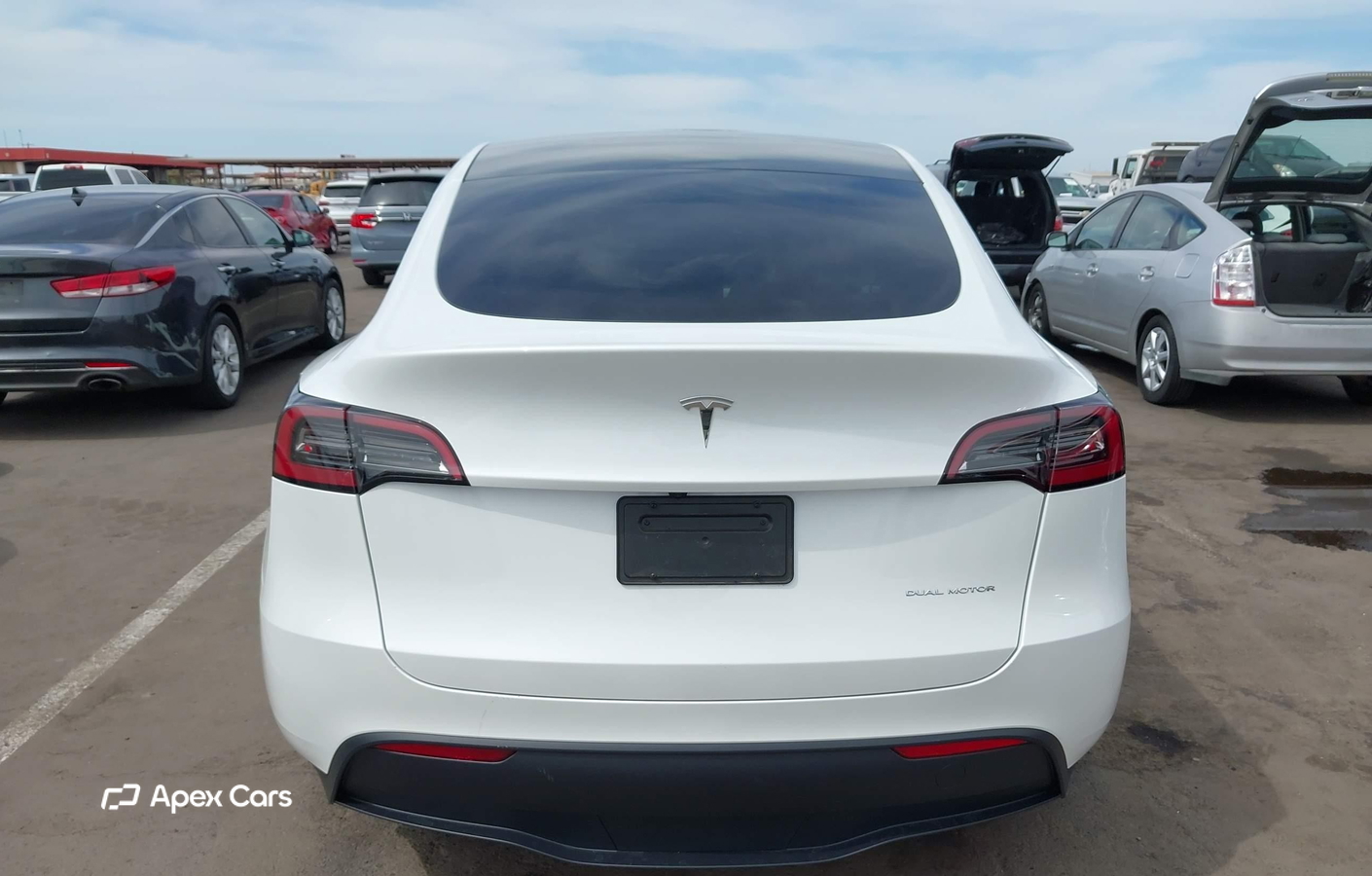 Tesla Model Y 2024