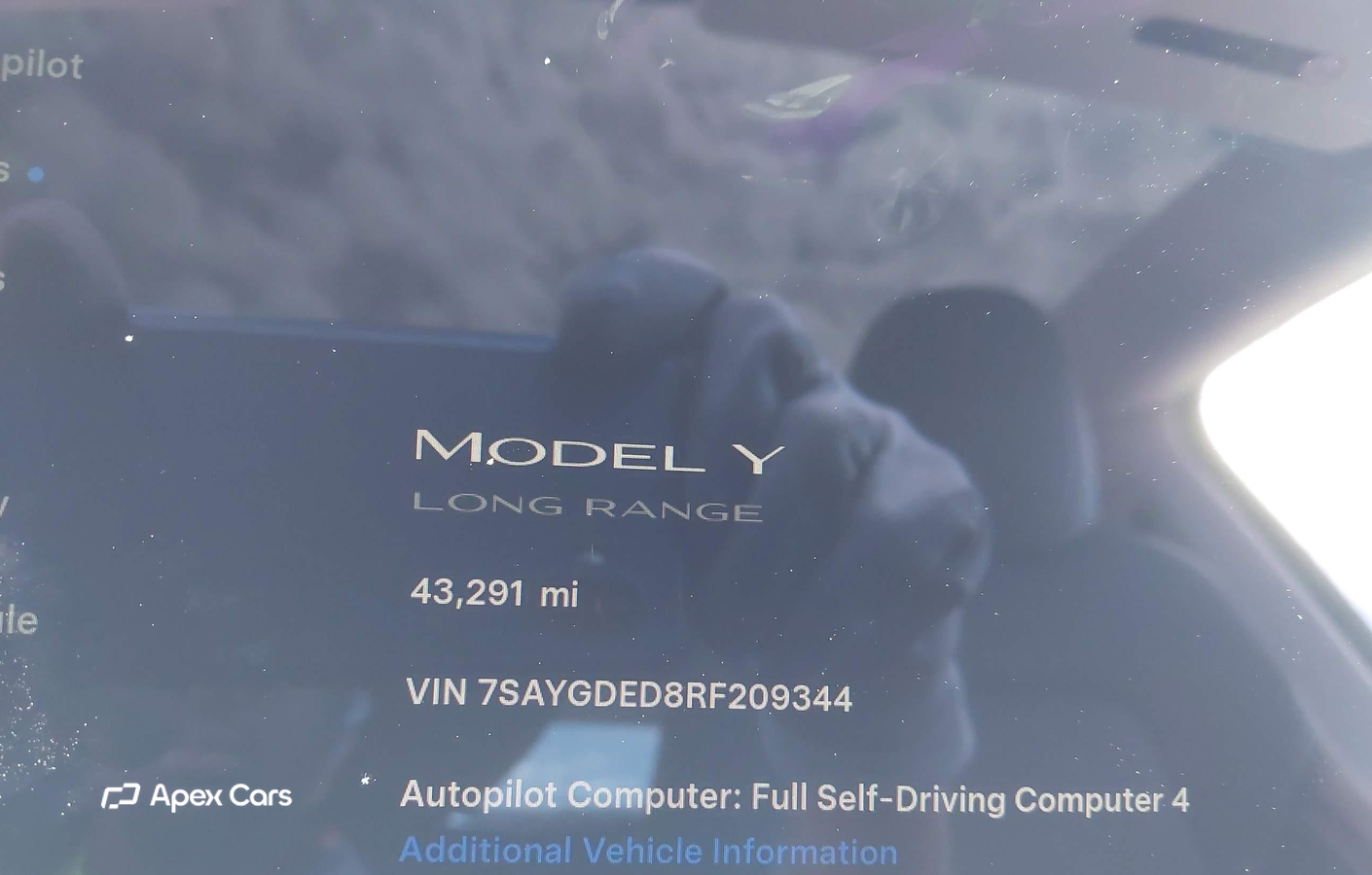 Tesla Model Y 2024