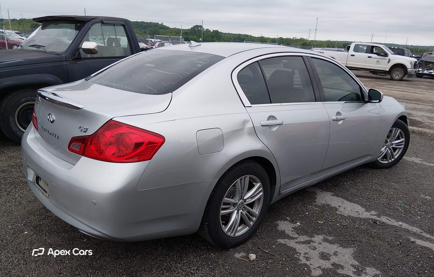 Infiniti G 2011