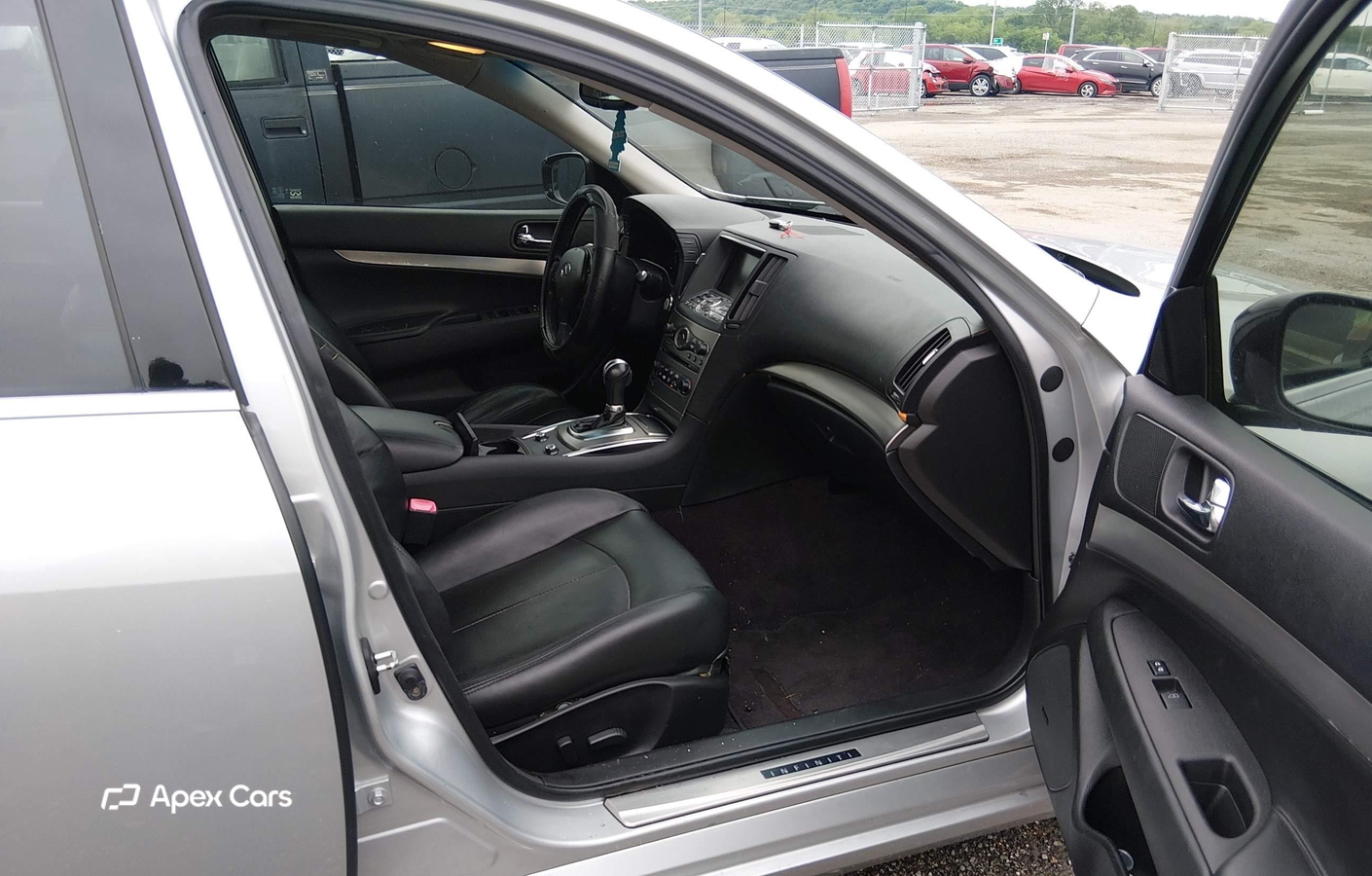 Infiniti G 2011