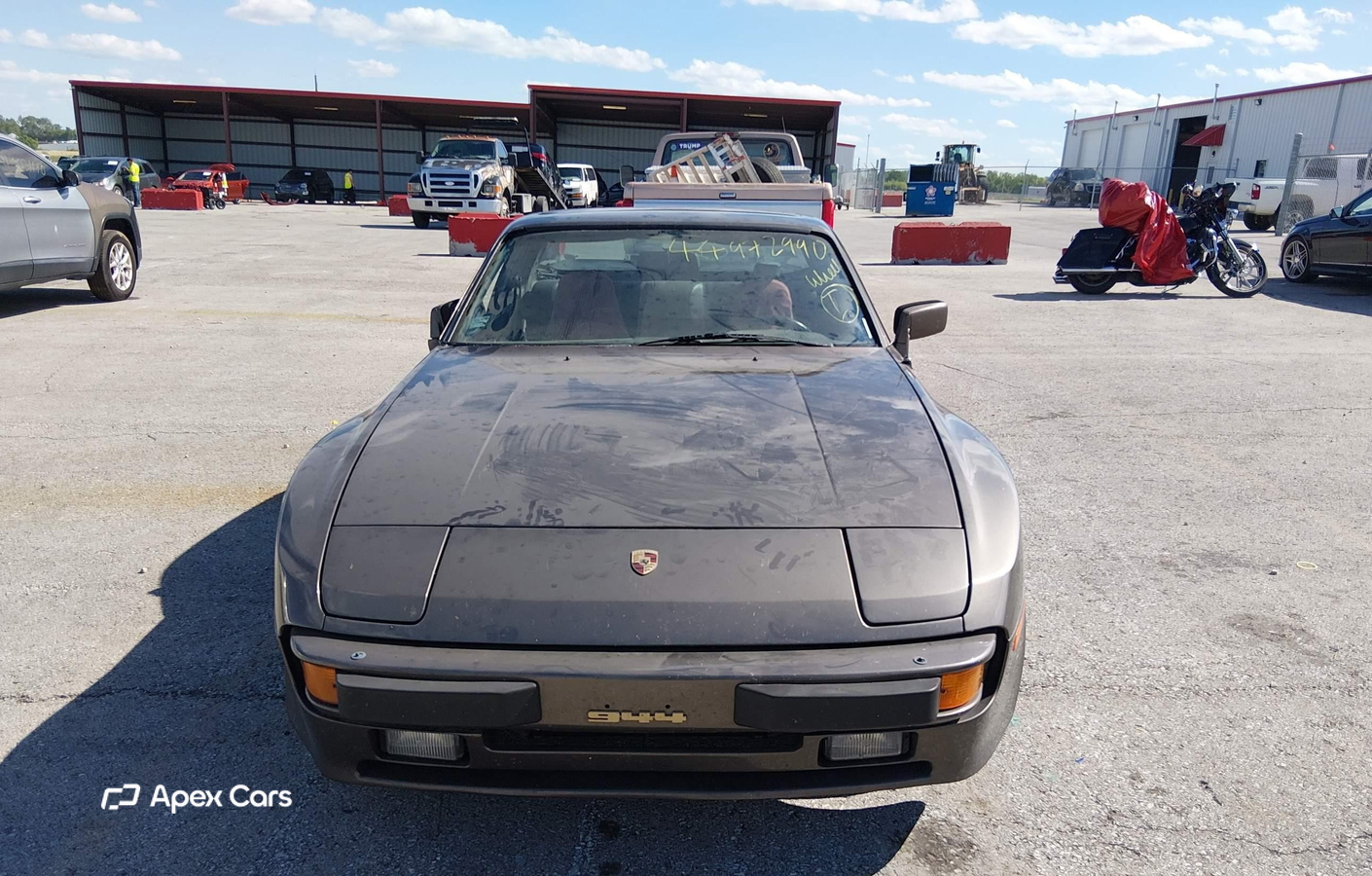 Porsche 944 1983