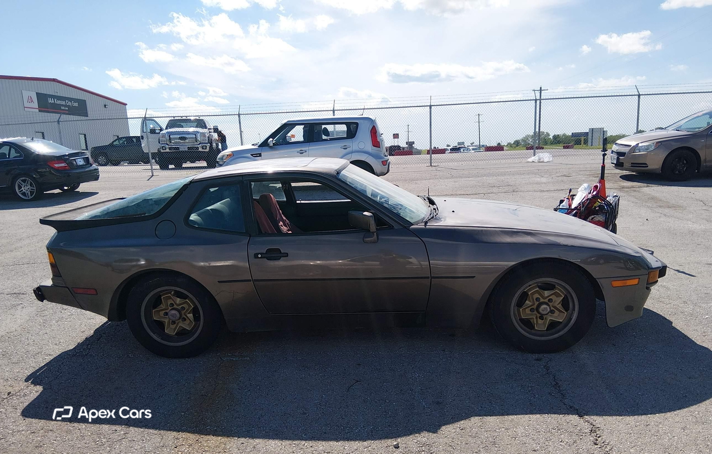 Porsche 944 1983