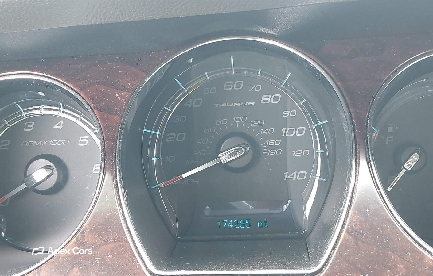 Ford Taurus 2011