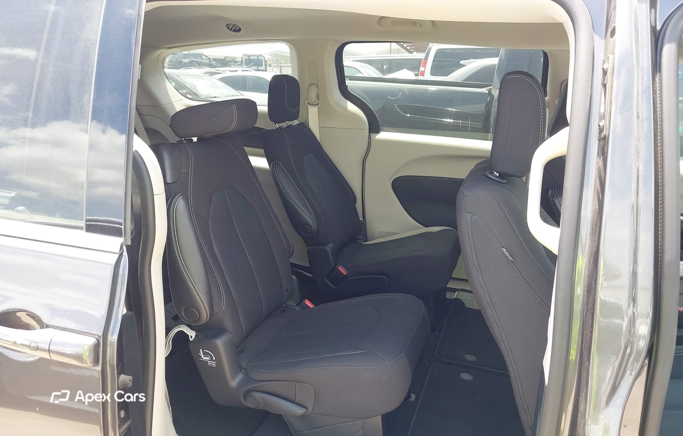 Chrysler Voyager 2023
