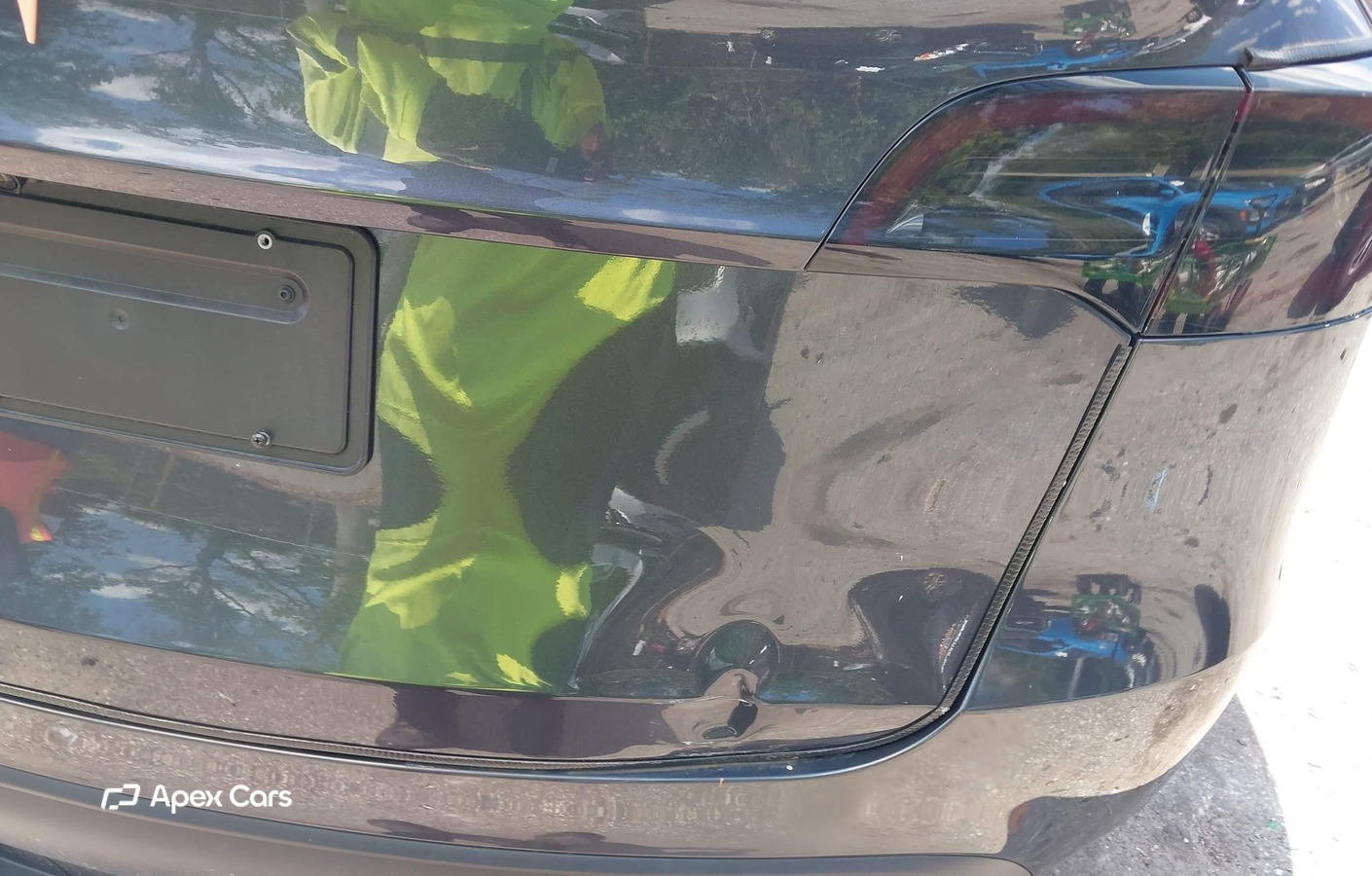 Tesla Model Y 2025