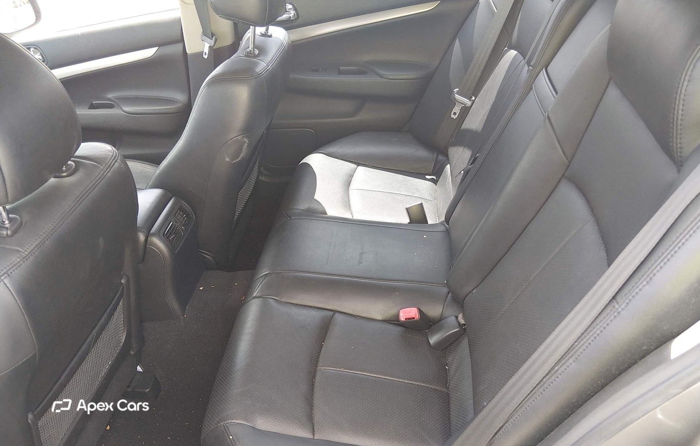 Infiniti G 2010
