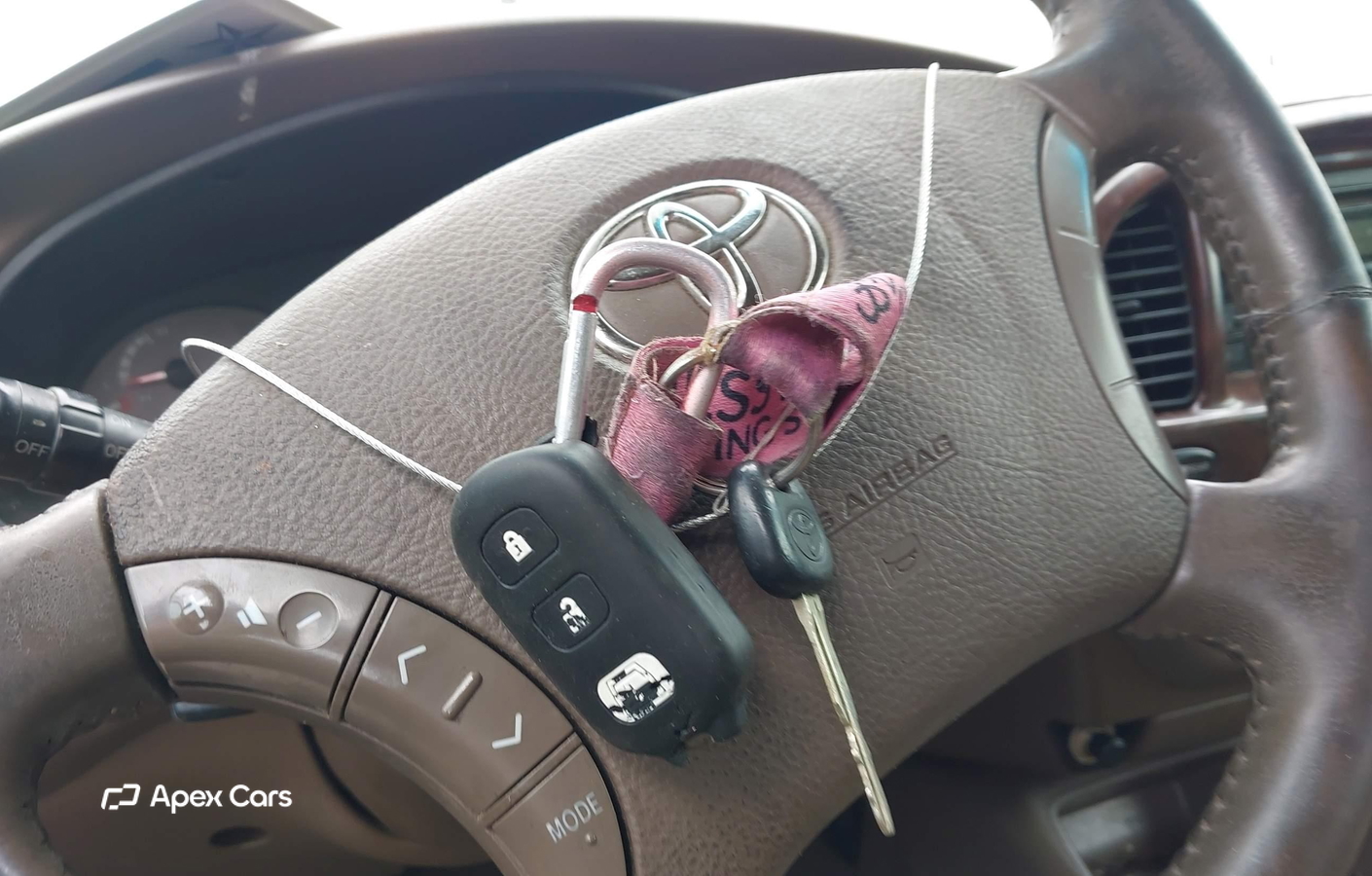 Toyota Sequoia 2004