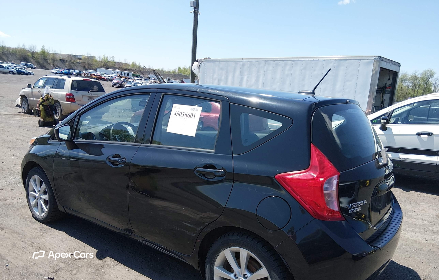 Nissan Versa 2015