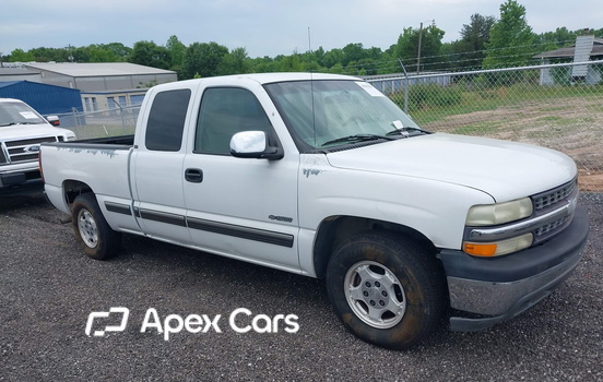 Chevrolet Silverado 2002 - Image 1 of 11