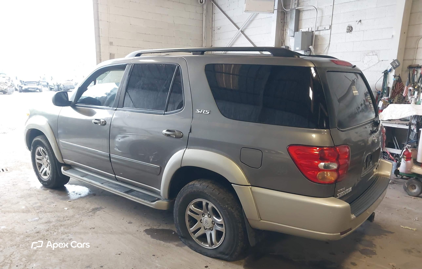 Toyota Sequoia 2004