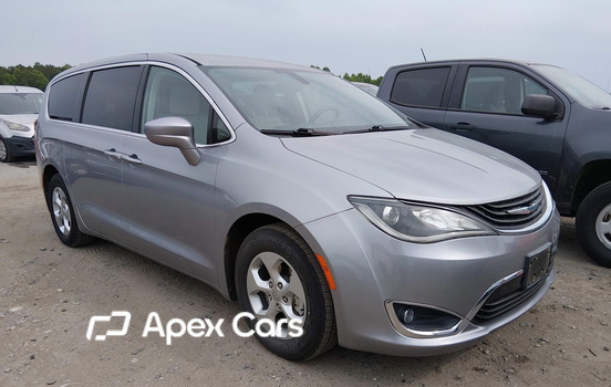Chrysler Pacifica 2017 - Image 1 of 17