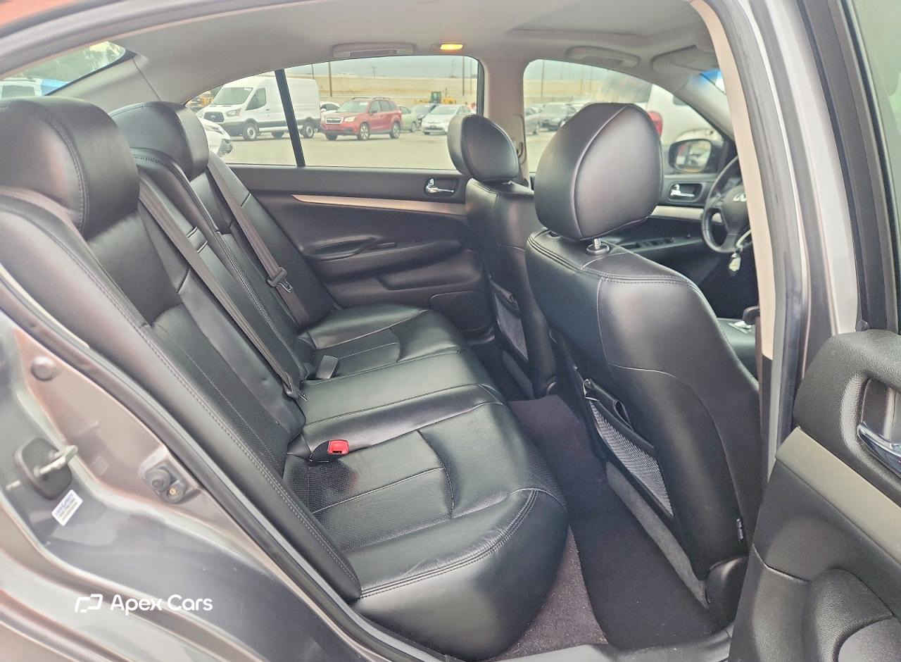 Infiniti G 2012