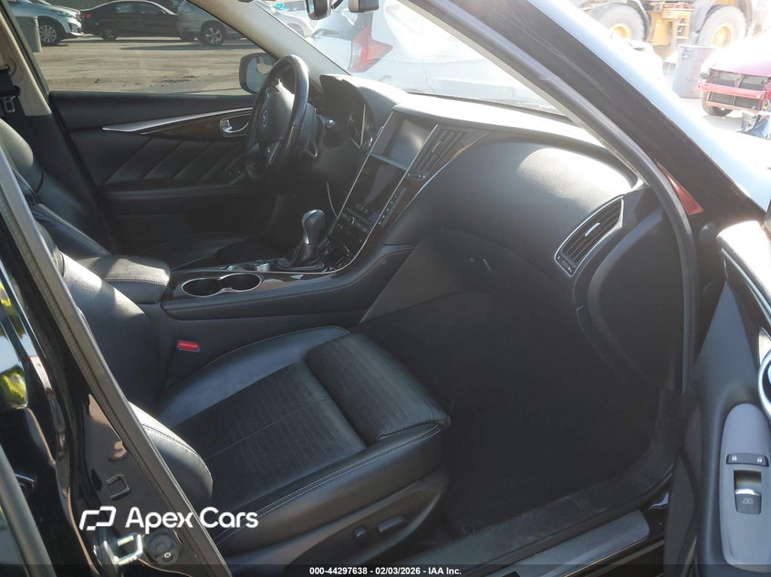 Infiniti Q50 2015