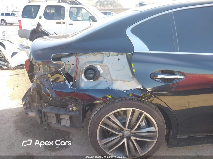 Infiniti Q50 2015