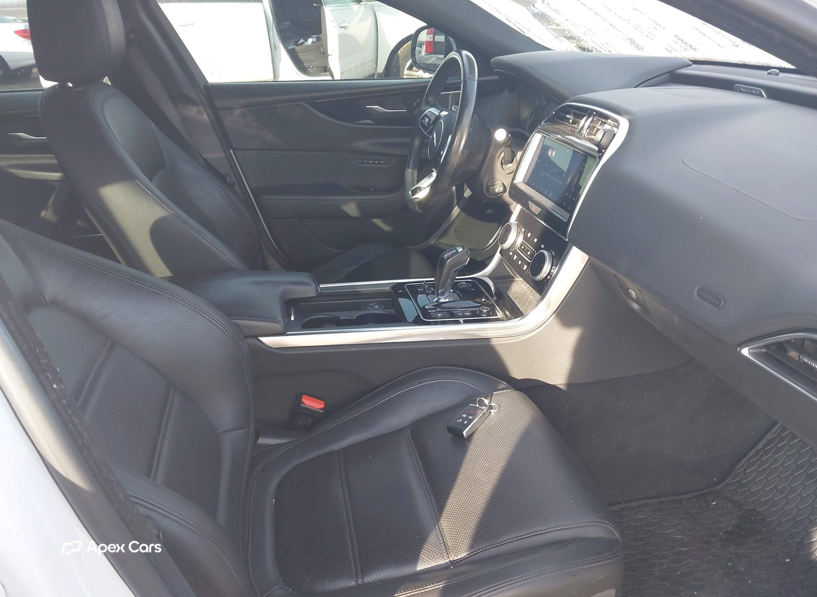 Jaguar XE 2020