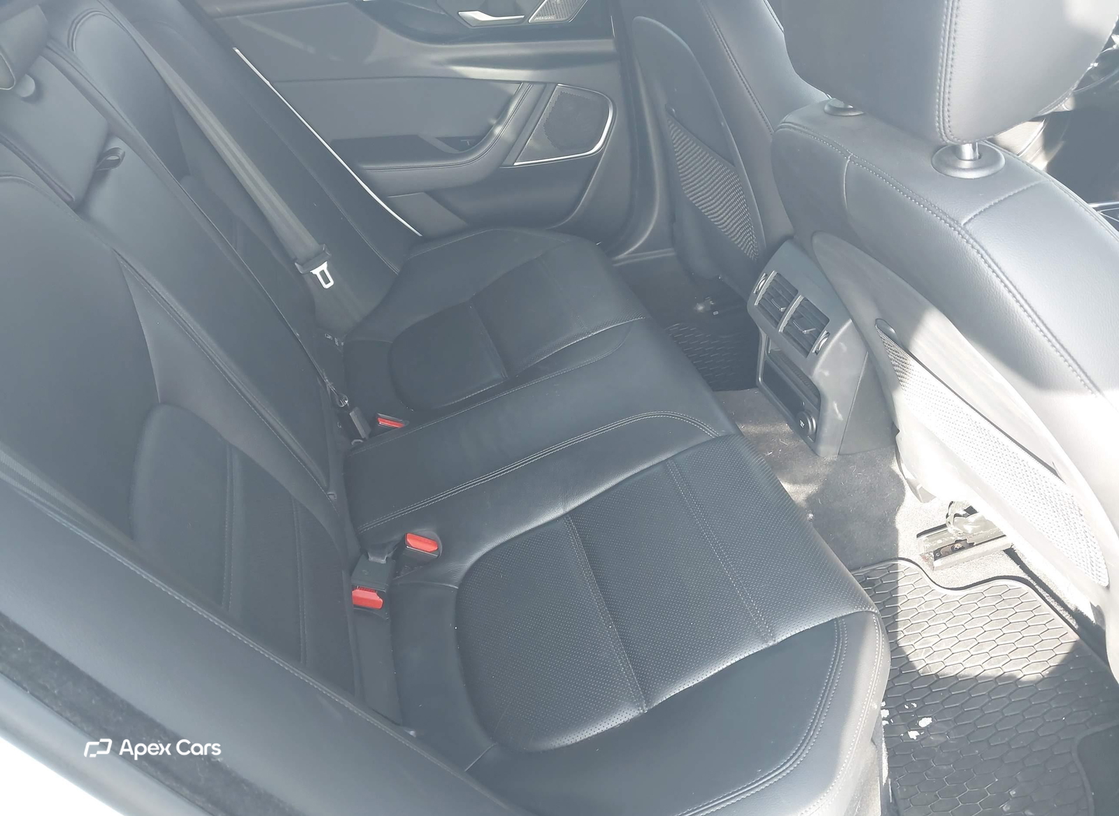 Jaguar XE 2020
