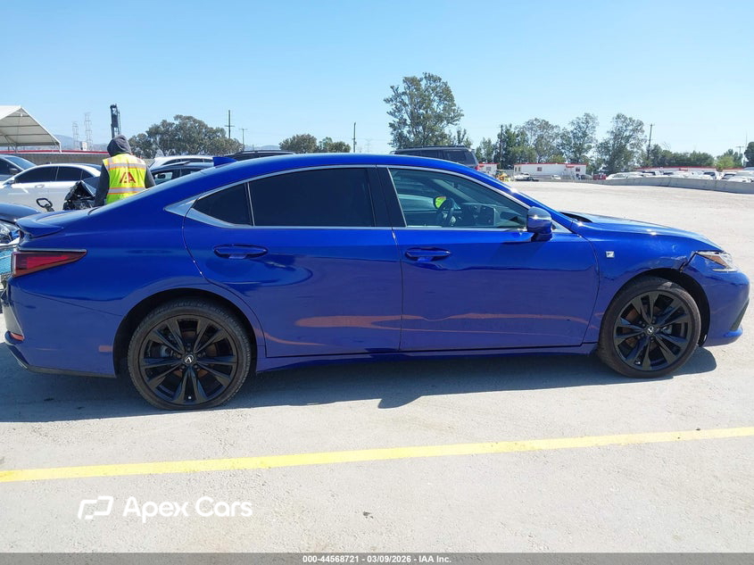 Lexus ES 2023