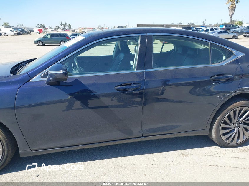 Lexus ES 2019
