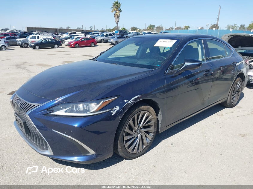 Lexus ES 2019