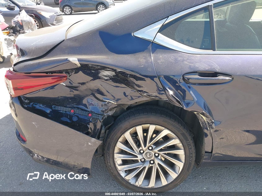 Lexus ES 2019