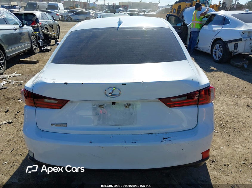 Lexus IS 2016