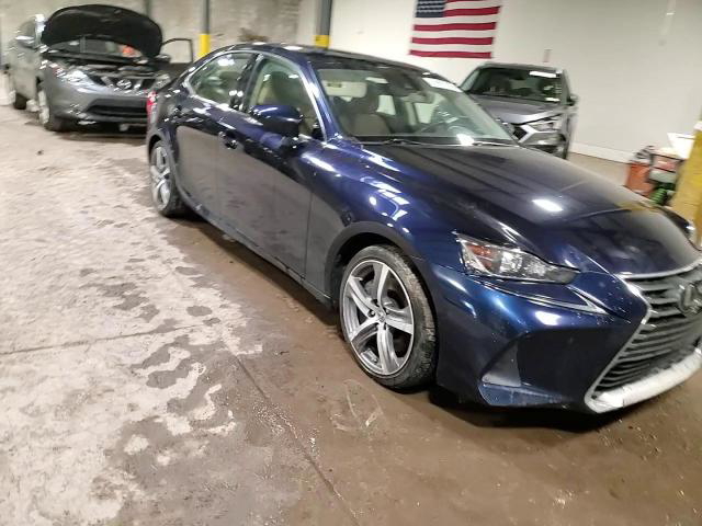 Lexus IS 2019
