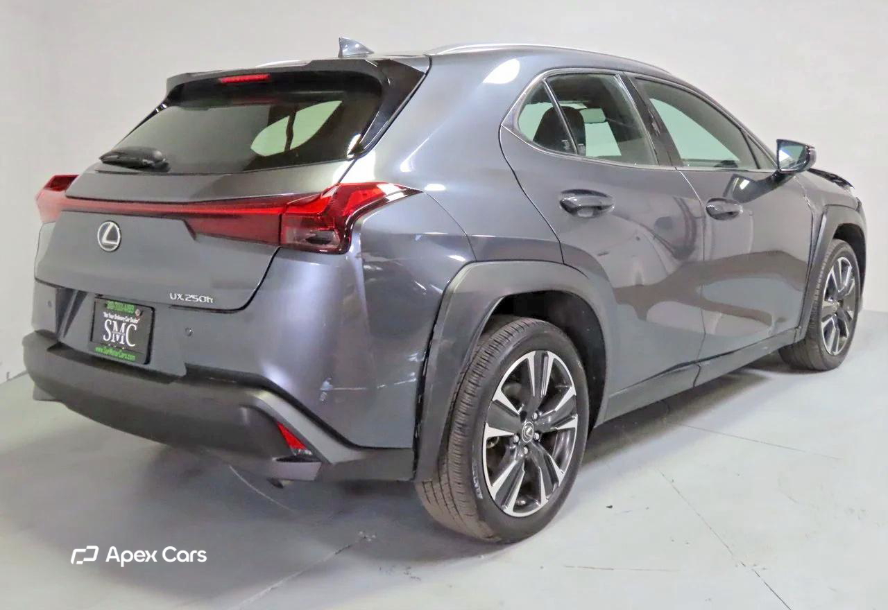 Lexus UX 2023