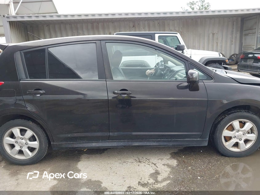 Nissan Versa 2011