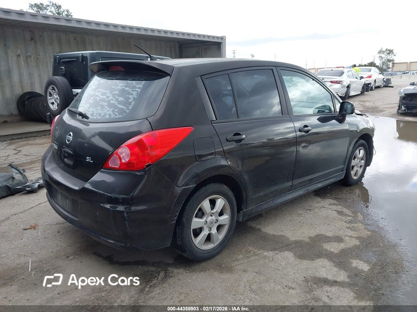 Nissan Versa 2011
