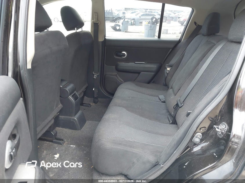 Nissan Versa 2011