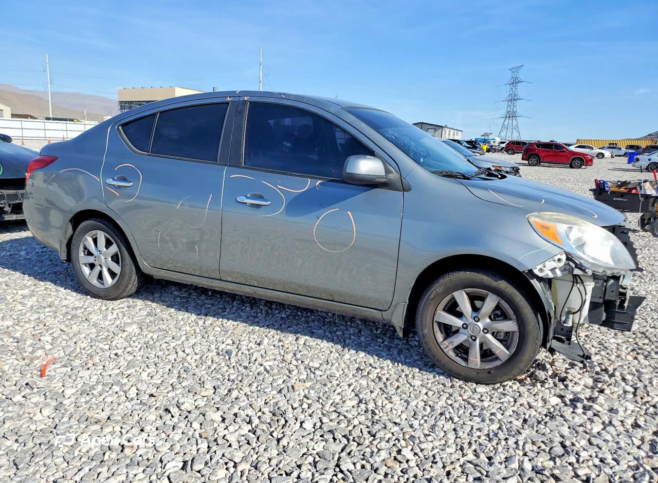 Nissan Versa 2012