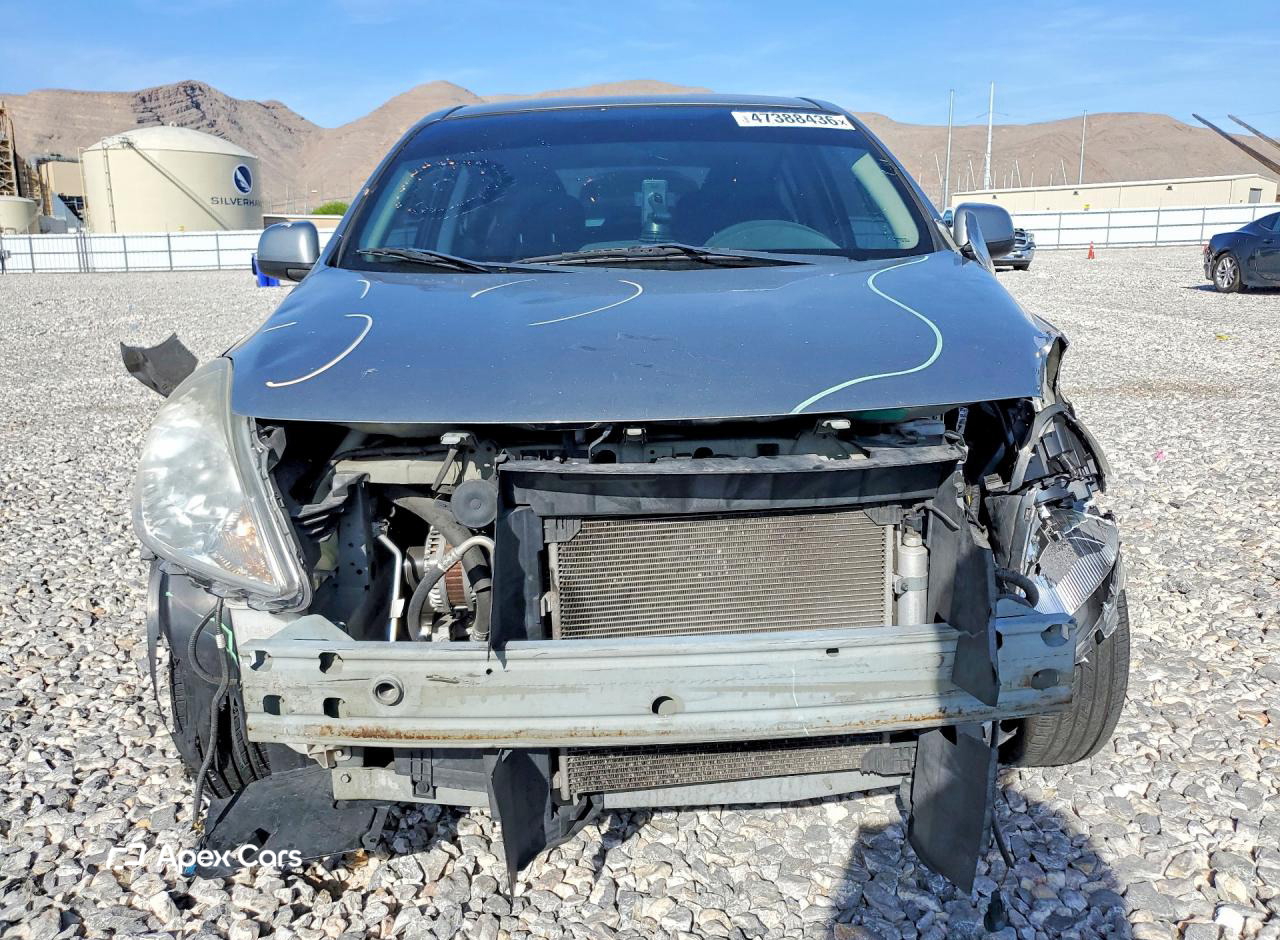 Nissan Versa 2012