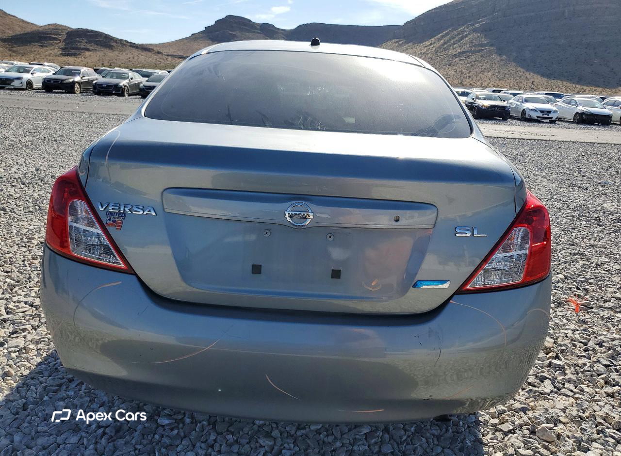 Nissan Versa 2012