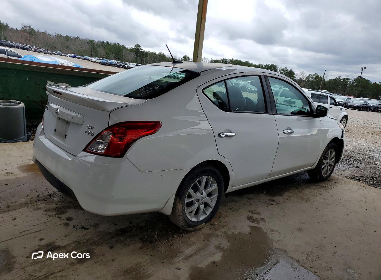Nissan Versa 2019