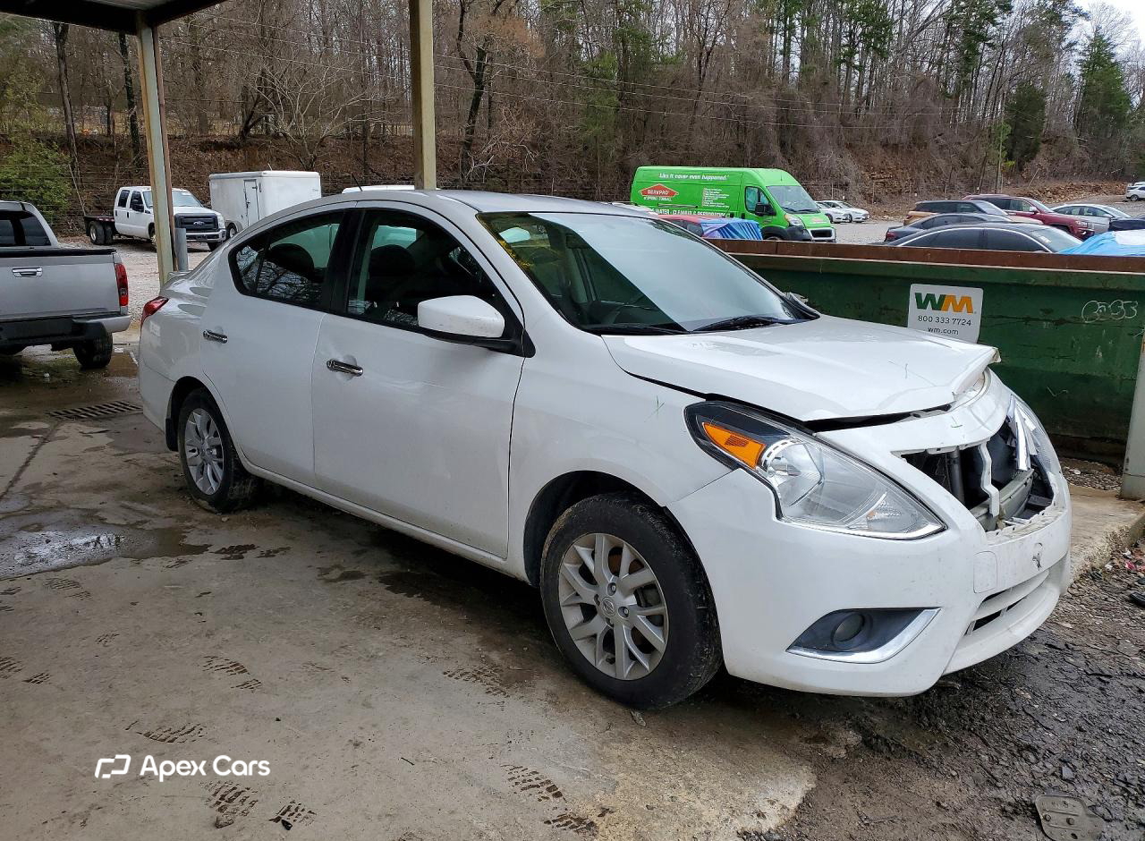 Nissan Versa 2019