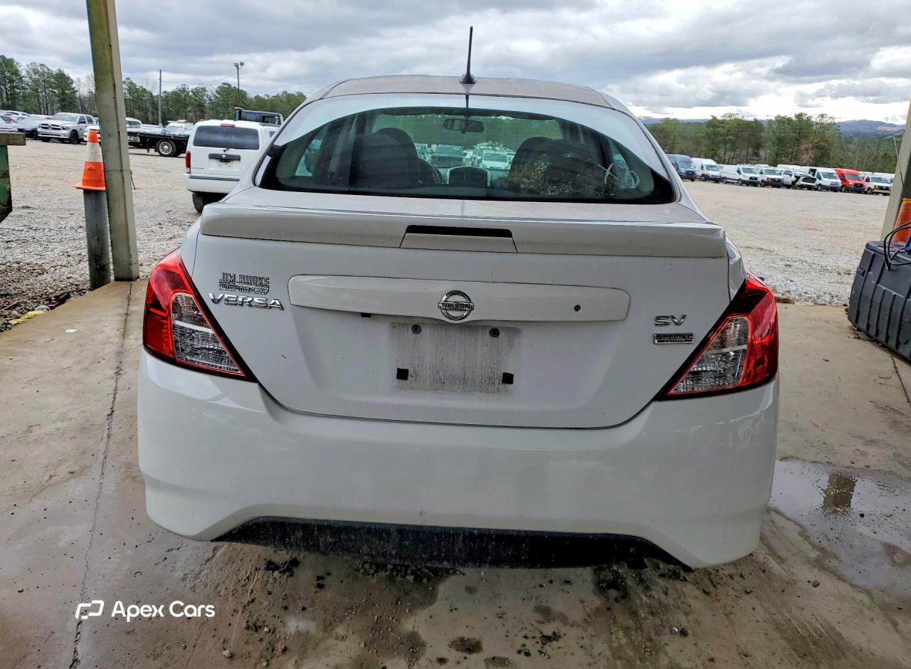 Nissan Versa 2019