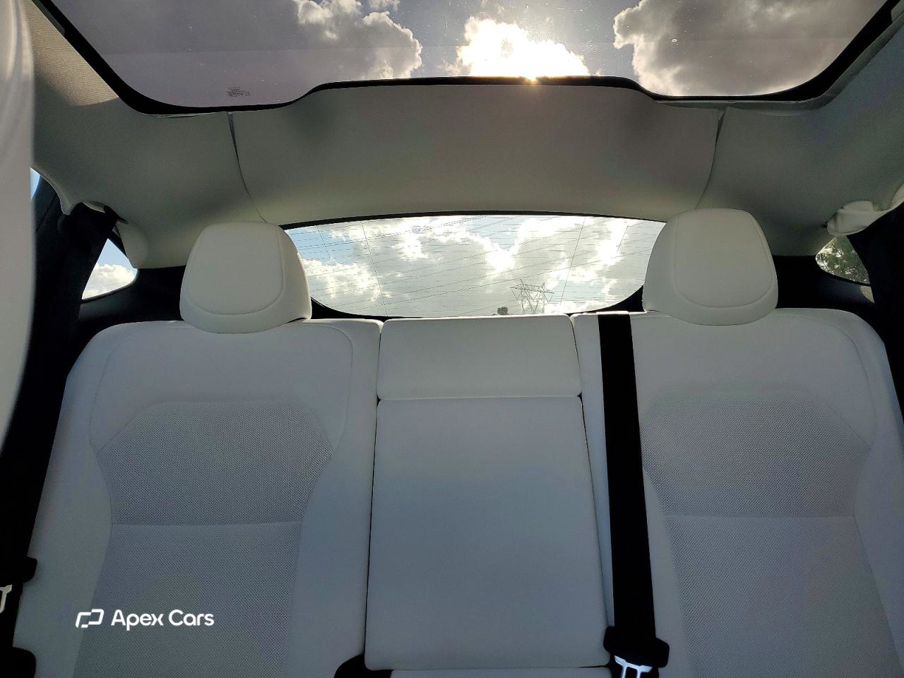 Tesla Model Y 2026