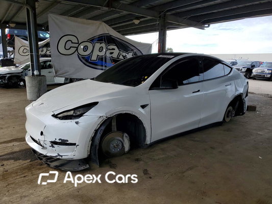 Tesla Model Y 2023 - Image 1 of 13