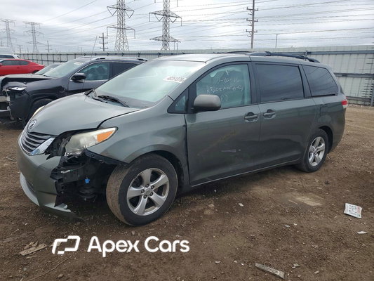 Toyota Sienna 2014 - Image 1 of 15