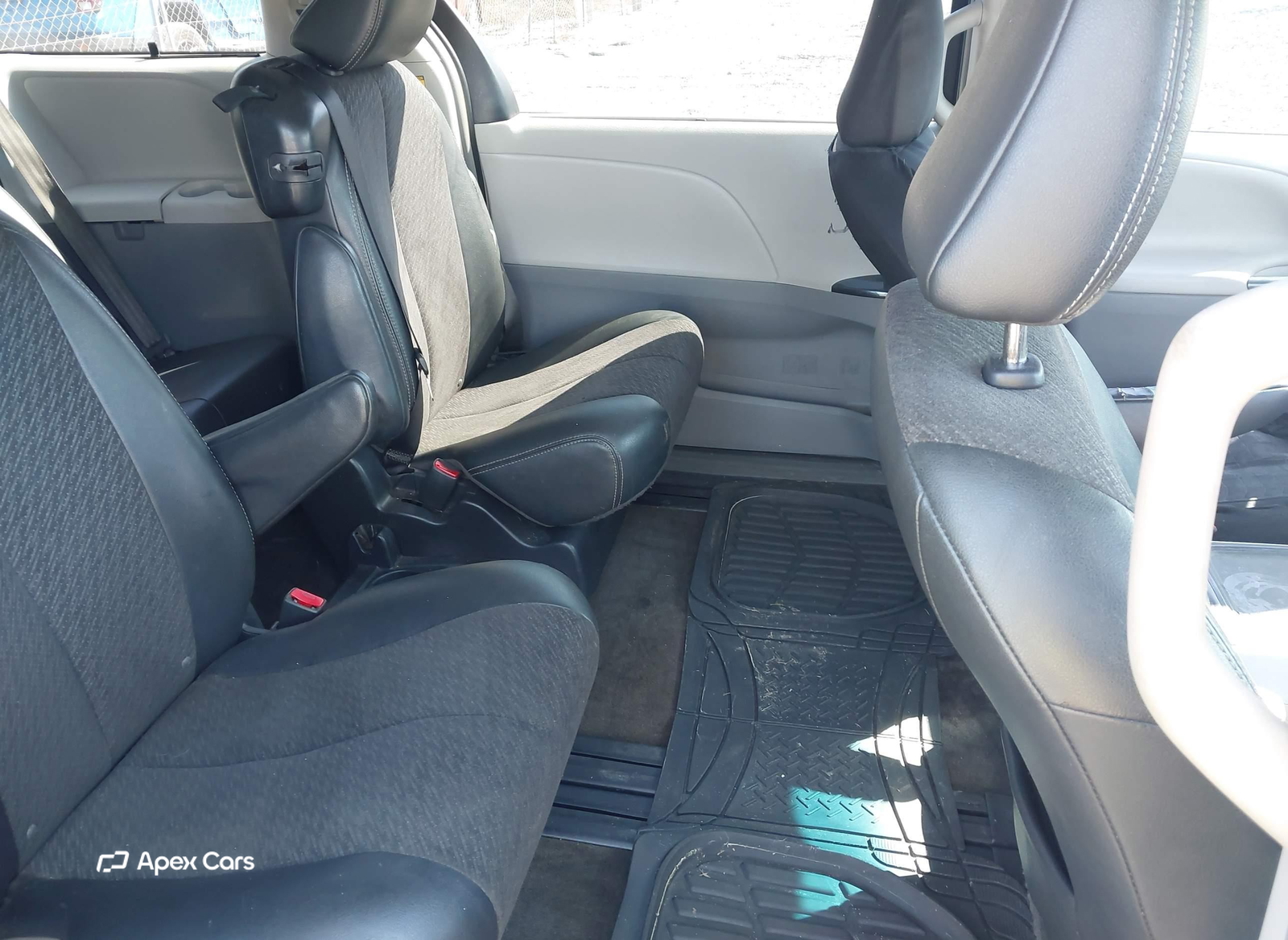 Toyota Sienna 2012